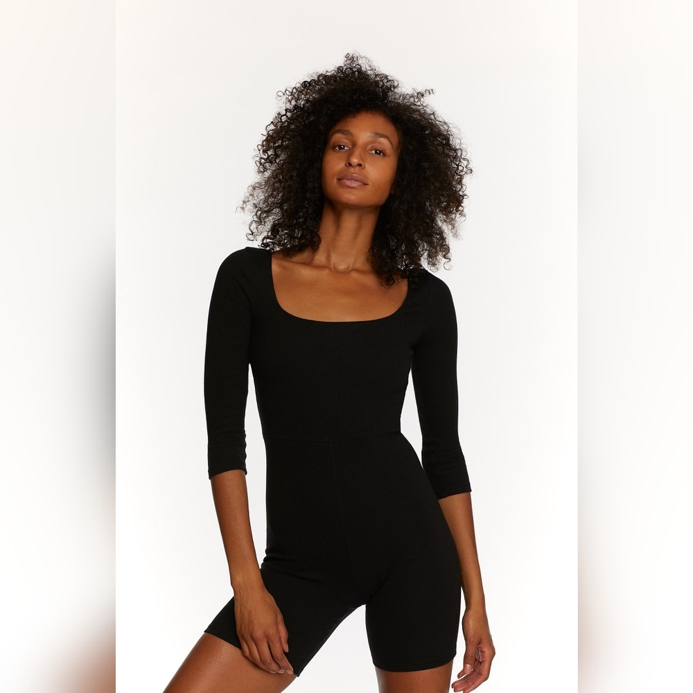 INAMORATA Fairfox Ribbed Romper - Picture 4 of 4